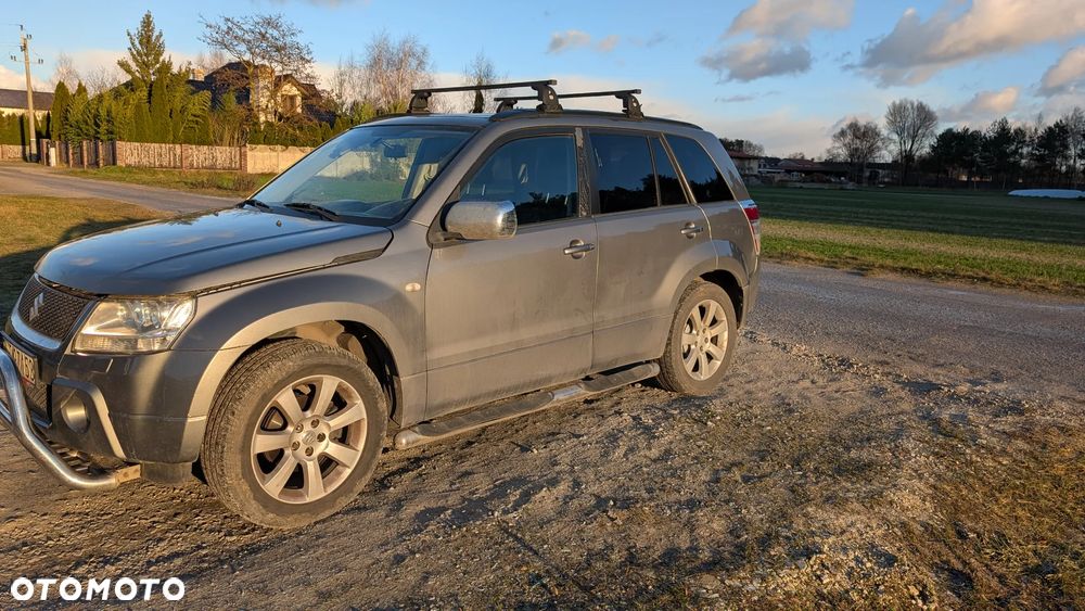 Suzuki Grand Vitara 2.0 De luxe - 2