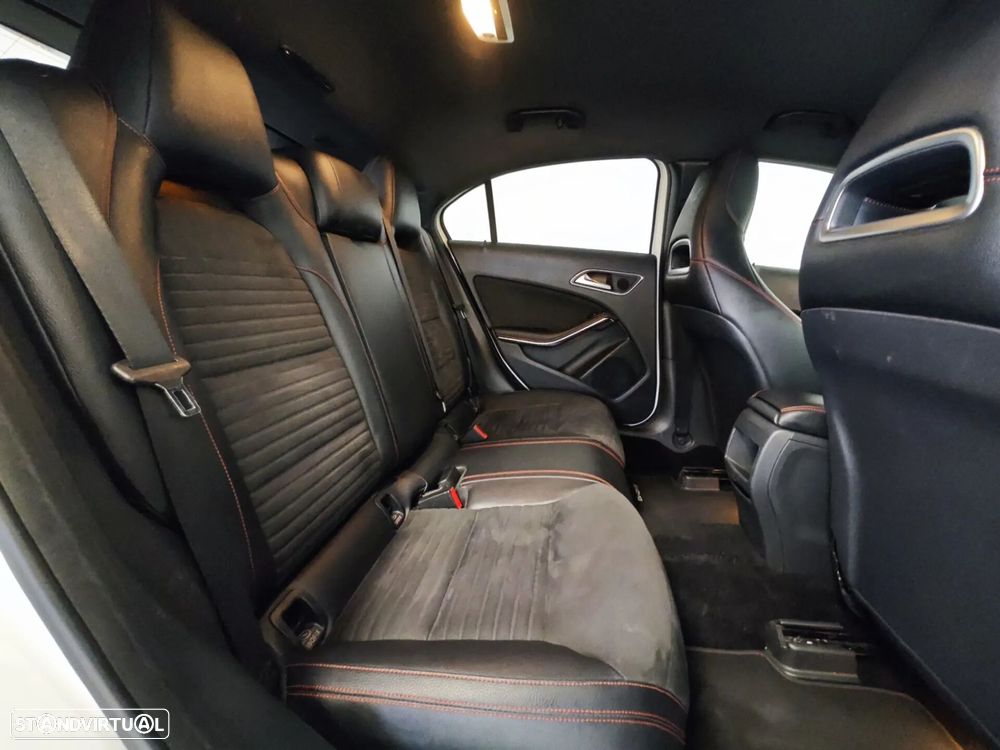 Mercedes-Benz A 180 (BlueEFFICIENCY) 7G-DCT AMG Sport - 42