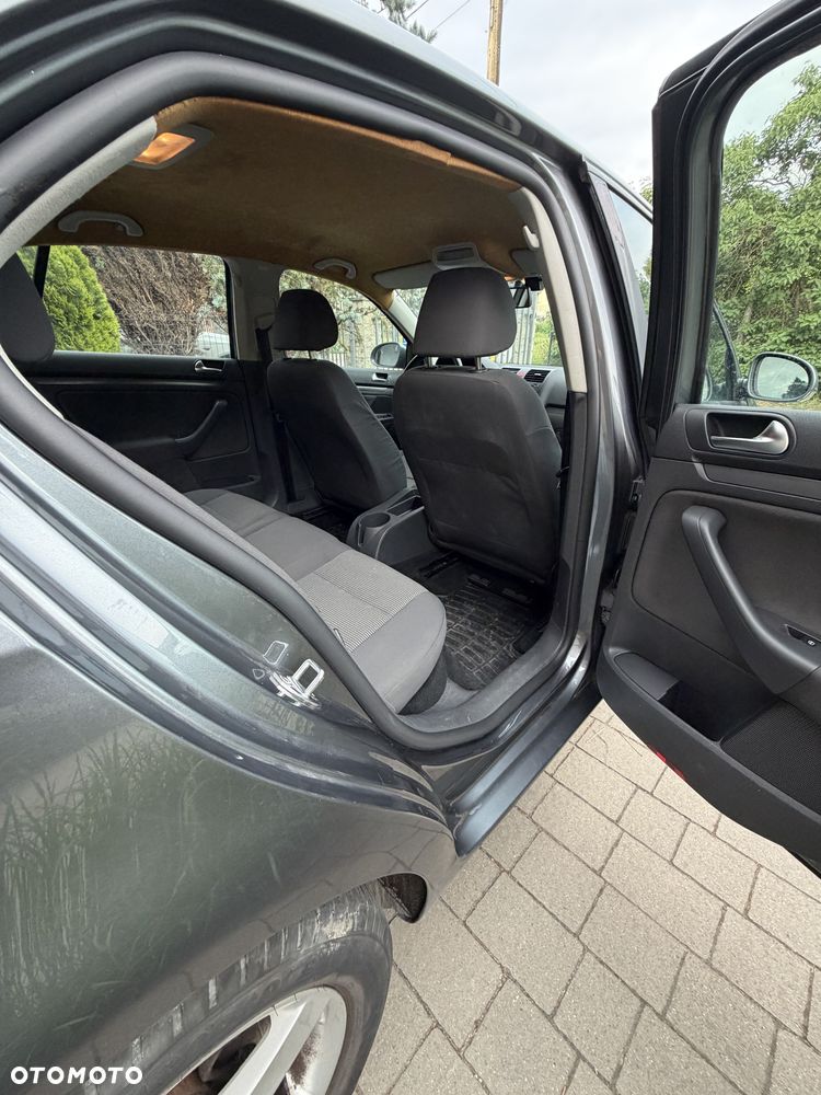 Volkswagen Jetta 1.6 Trendline - 22