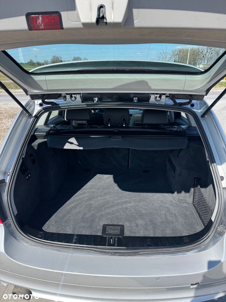 BMW Seria 3 320d xDrive DPF Edition Exclusive - 13