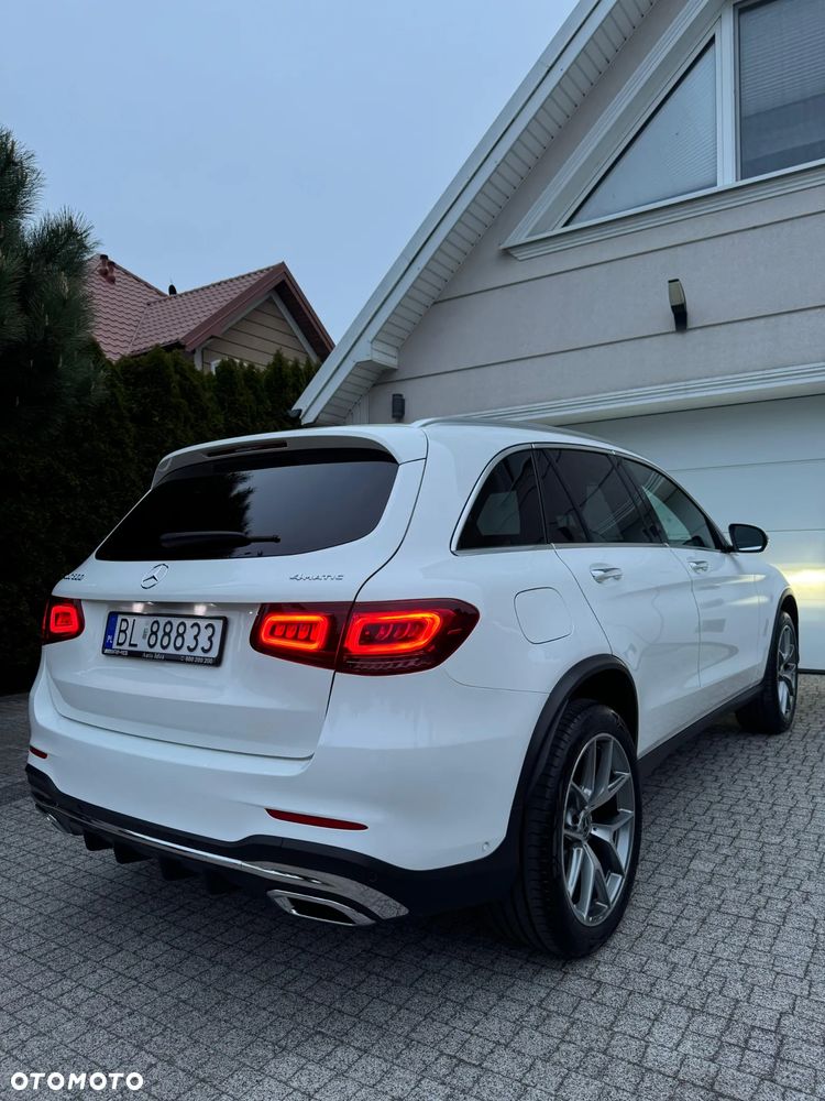 Mercedes-Benz GLC 300 4Matic 9G-TRONIC AMG Line - 8