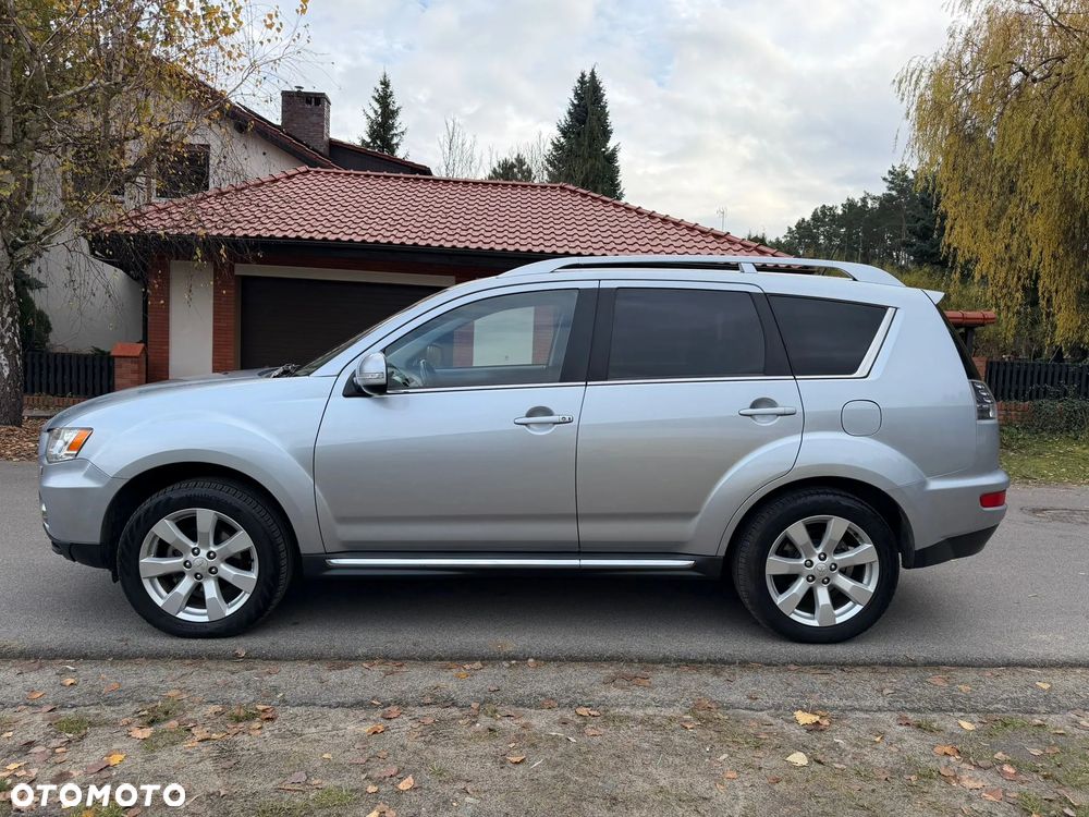 Mitsubishi Outlander - 3