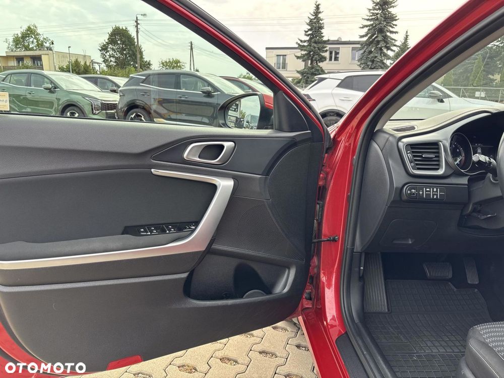 Kia Ceed 1.5 T-GDI M DCT - 11