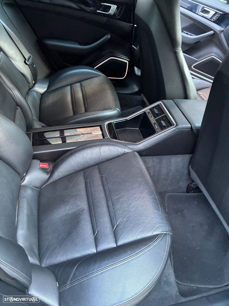 Porsche Panamera 4 E-Hybrid - 7