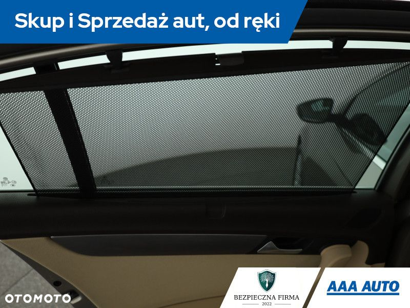 Volkswagen Passat - 14