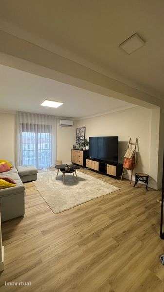 APARTAMENTO T3 totalmente renovado - Grande imagem: 3/12