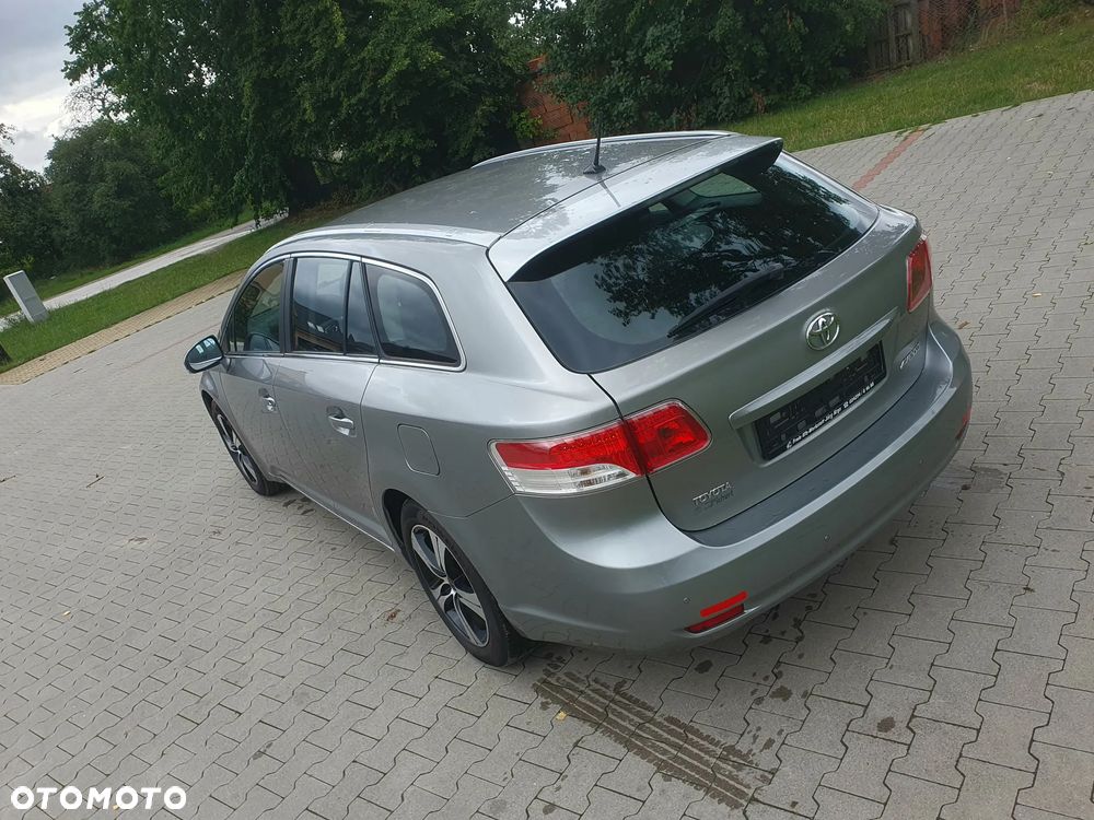 Toyota Avensis 1.8 Sol - 4