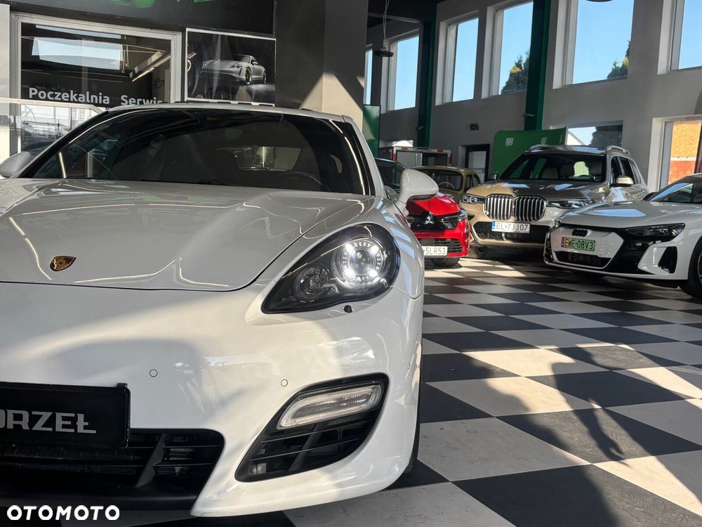 Porsche Panamera - 35