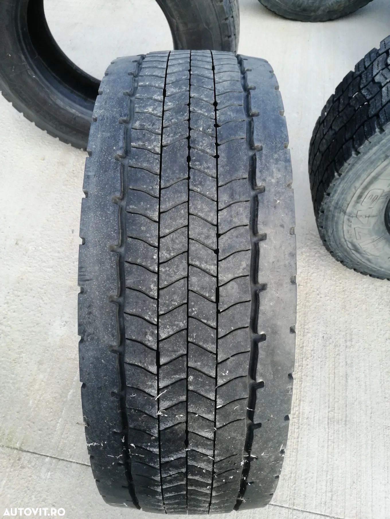 2 bucati Anvelope TRACTIUNE second hand 315/70R 22.5 Goodyear FUELMAX D - 1