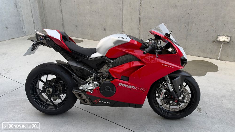 Ducati Panigale V4 Base - 1