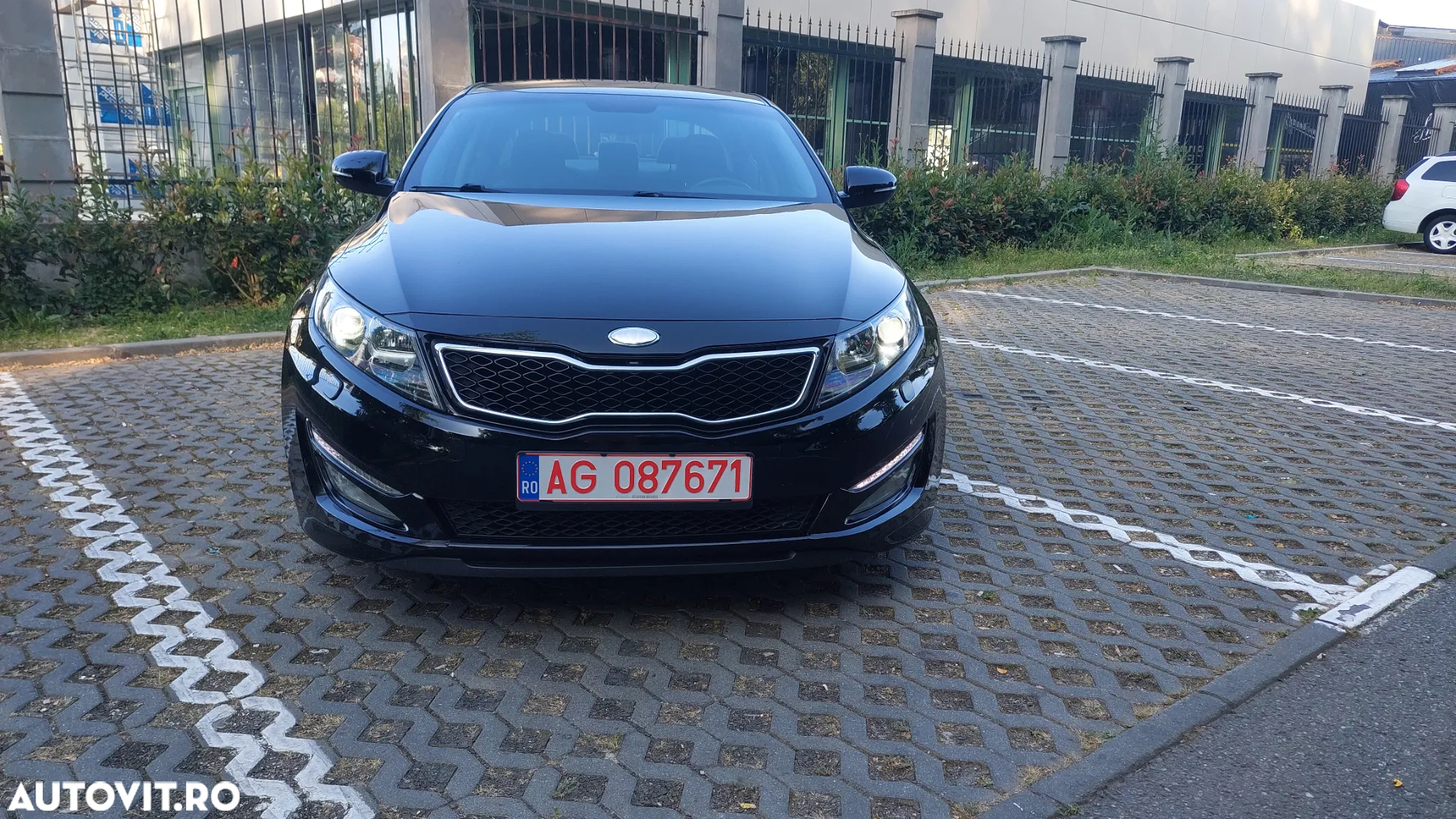 Kia Optima 2.0 CVVT Hybrid Attract - 3