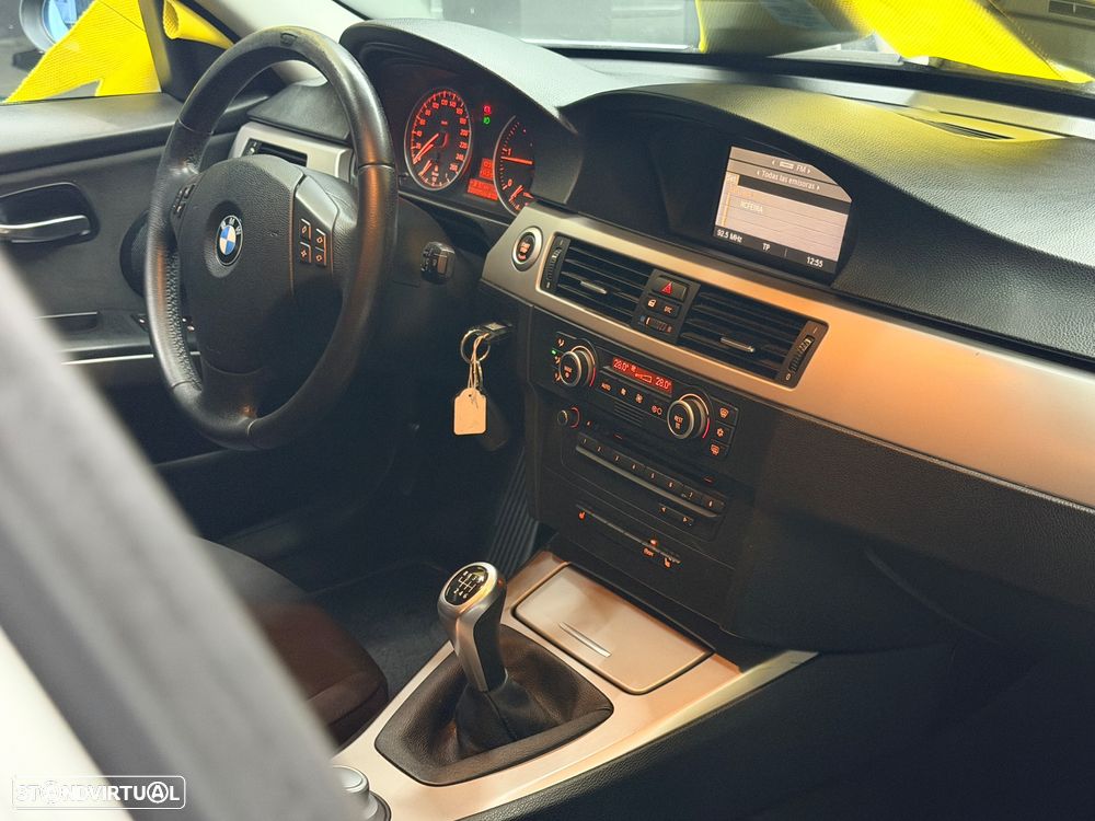 BMW 318 d DPF Edition Lifestyle - 23