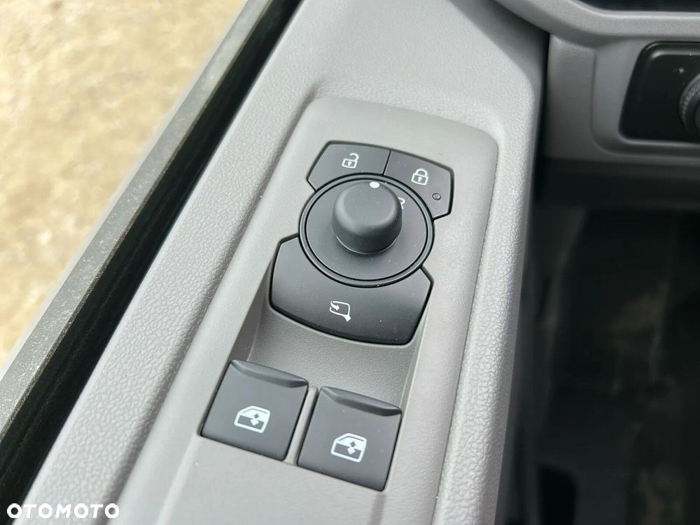 Volkswagen Transporter - 33