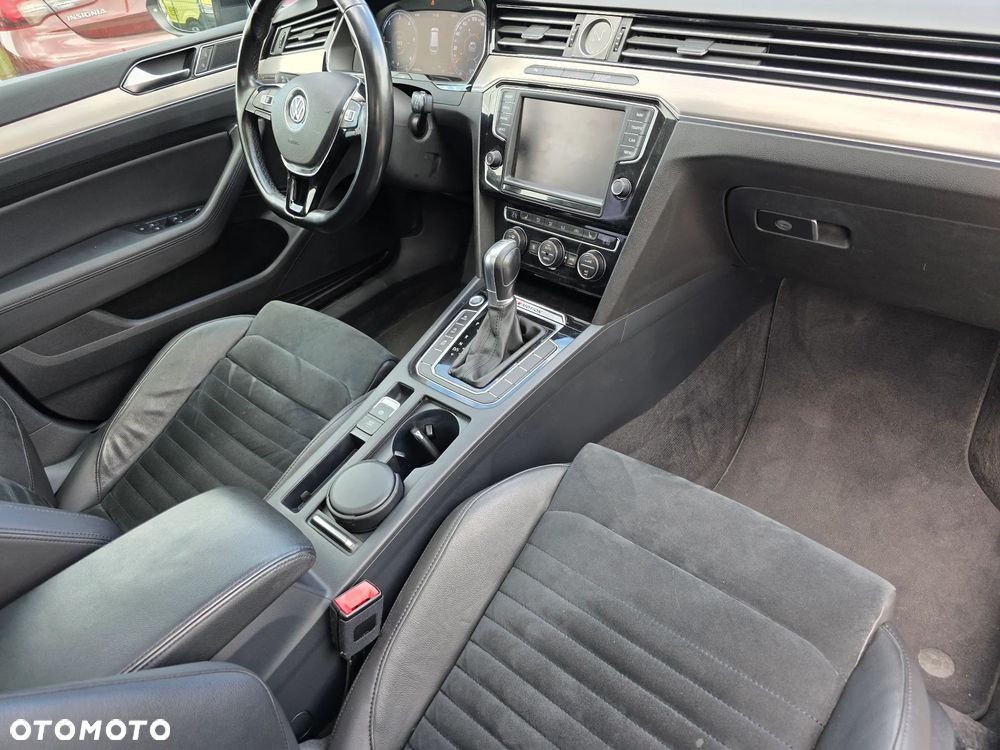 Volkswagen Passat Variant 2.0 TDI SCR 4Motion DSG (BMT) Highline - 17