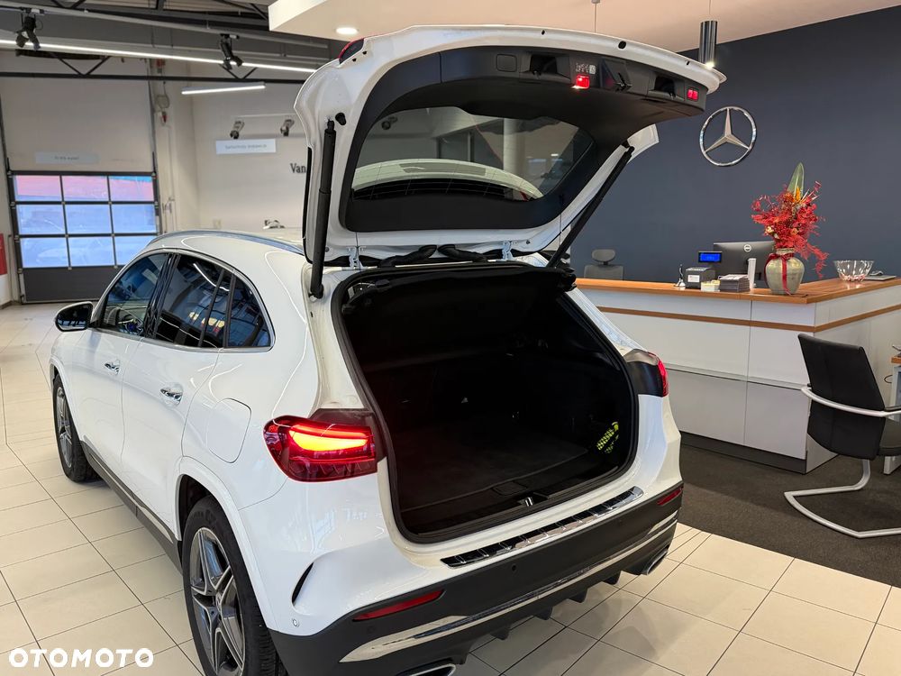 Mercedes-Benz GLA 200 AMG Line - 11