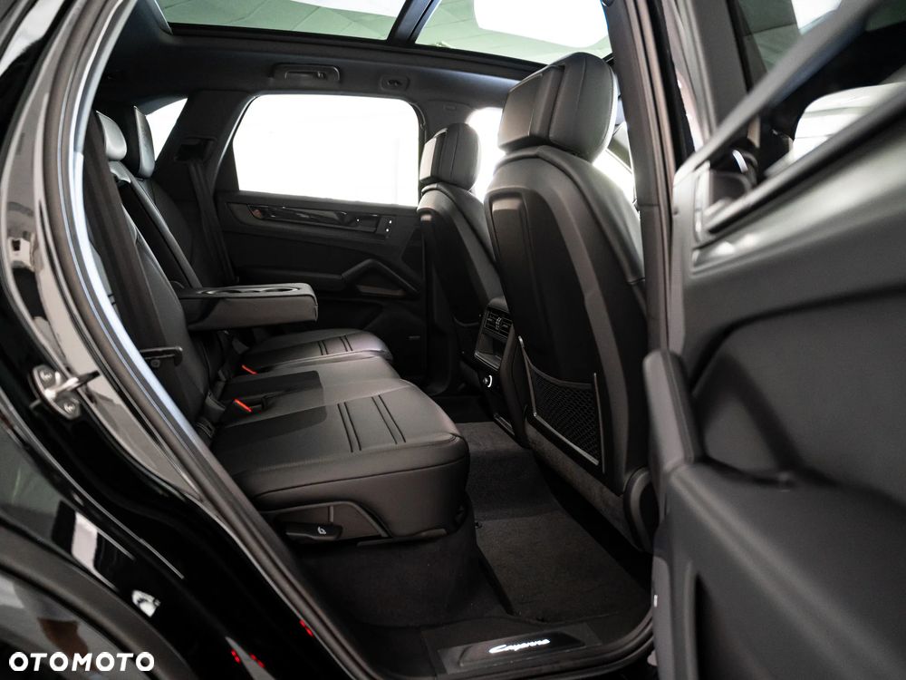 Porsche Cayenne Black Edition - 17