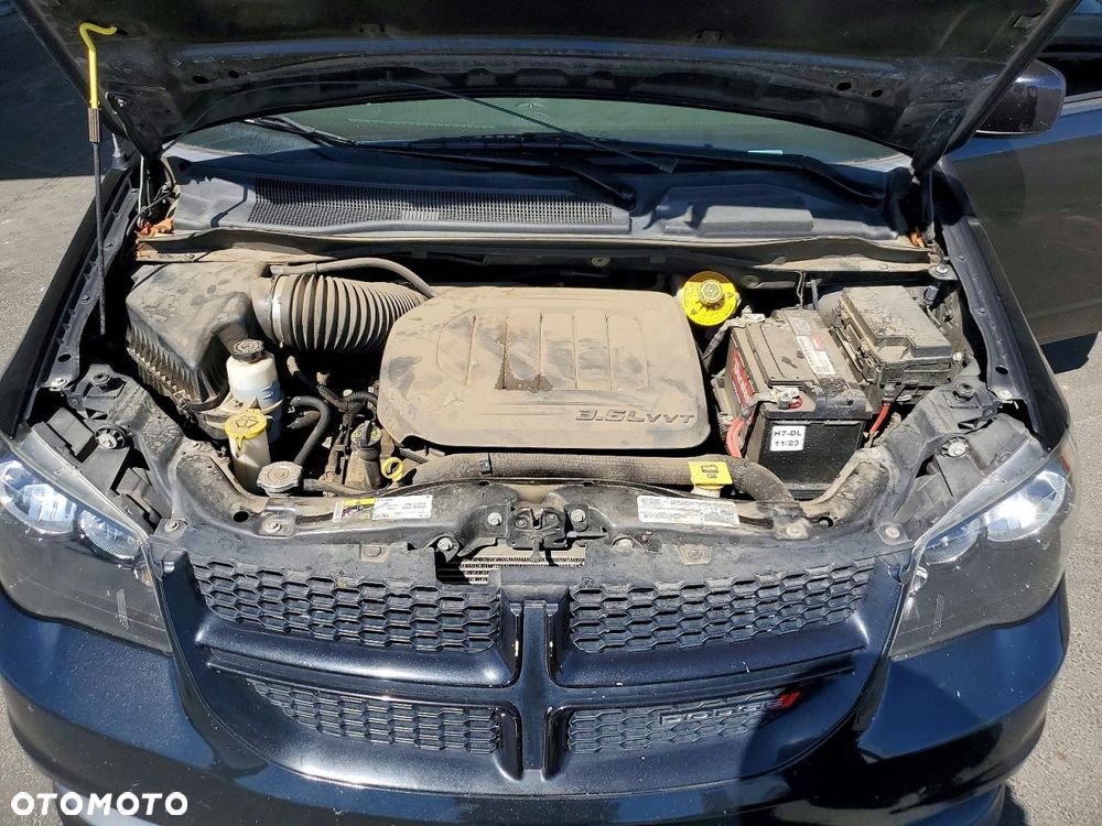 Dodge Grand Caravan - 11