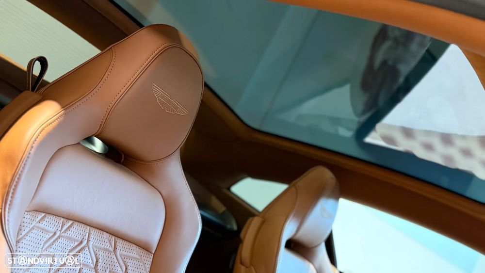Aston Martin Vanquish V12 - 38