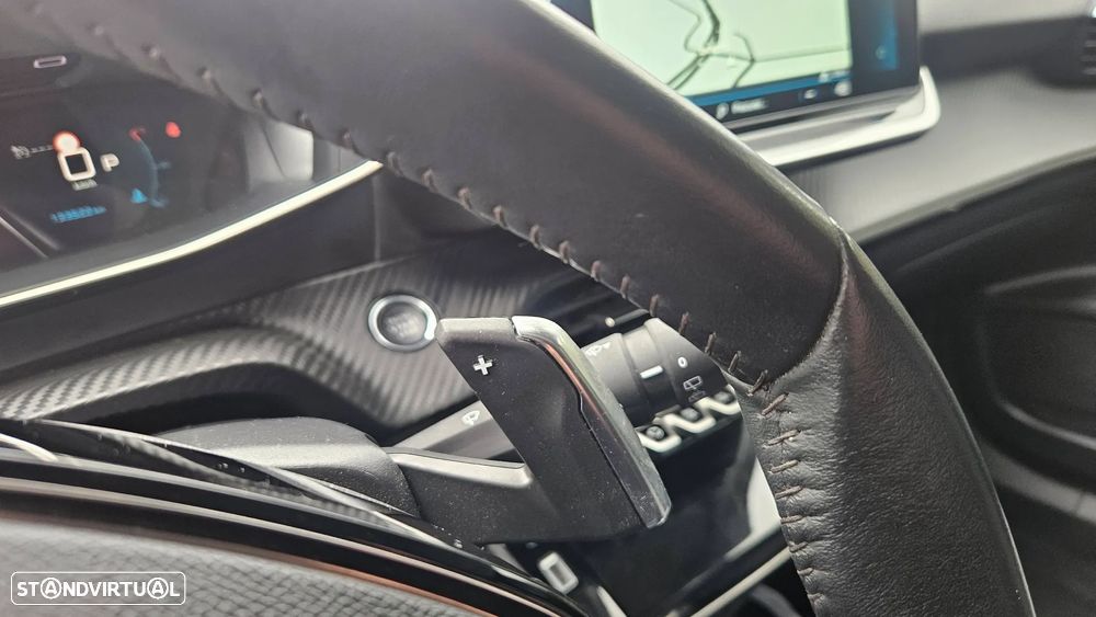 Peugeot 2008 1.5 BlueHDi Allure Pack EAT8 - 22