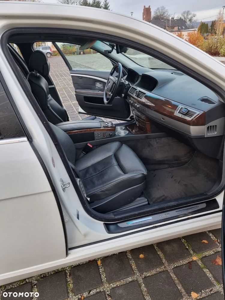 BMW Seria 7 740i - 14
