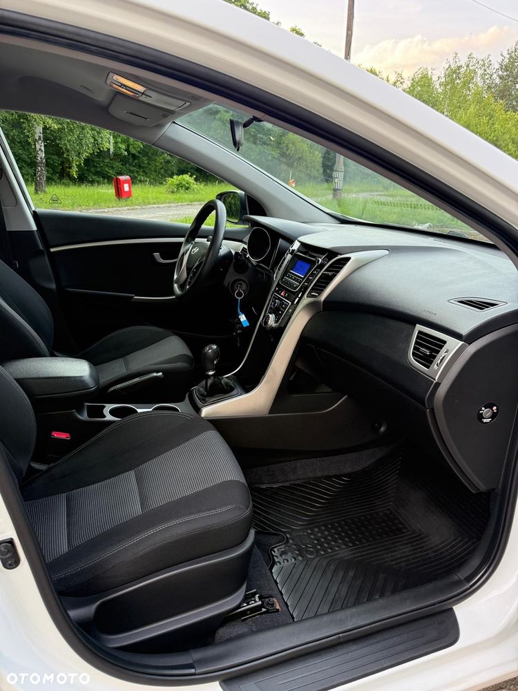 Hyundai i30 1.6 Premium - 27
