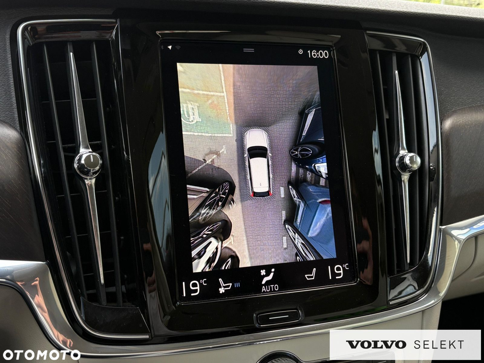 Volvo V90 Cross Country - 26