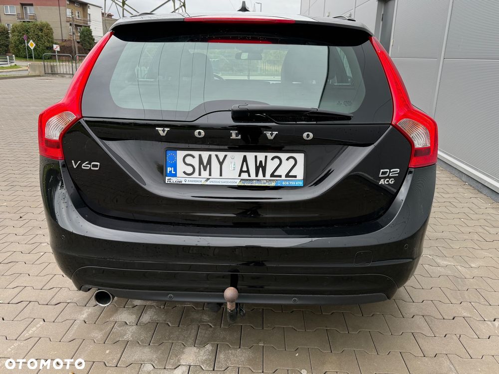 Volvo V60 D2 Momentum - 11