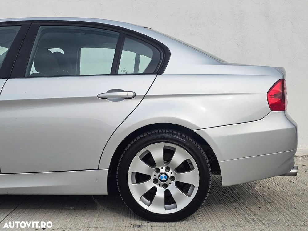 BMW Seria 3 318d DPF Edition Lifestyle - 12