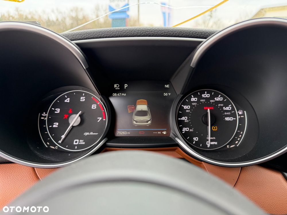 Alfa Romeo Giulia - 12