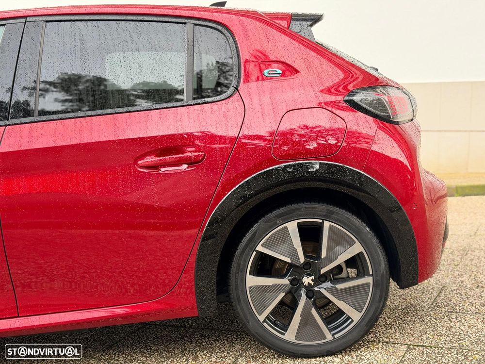 Peugeot e-208 GT - 5