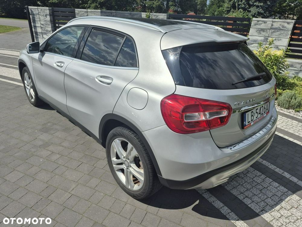 Mercedes-Benz GLA - 2