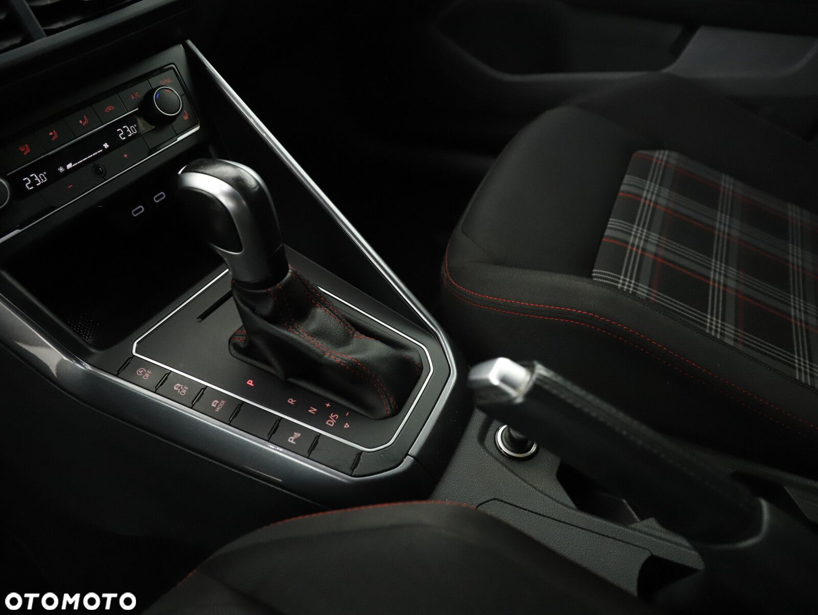 Volkswagen Polo 2.0 TSI GTI DSG - 16