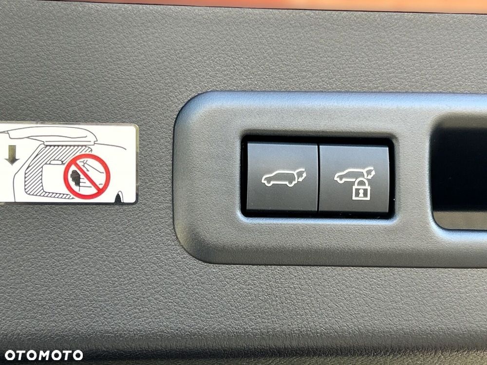 Lexus LBX 1.5 Hybrid Emotion - 32