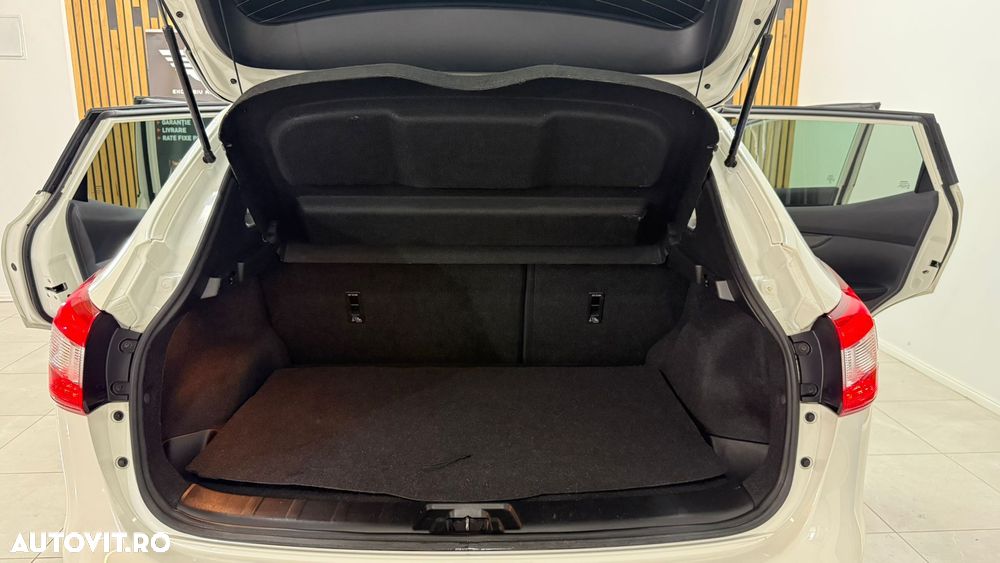 Nissan Qashqai 1.6 DCI Xtronic N-Connecta - 21