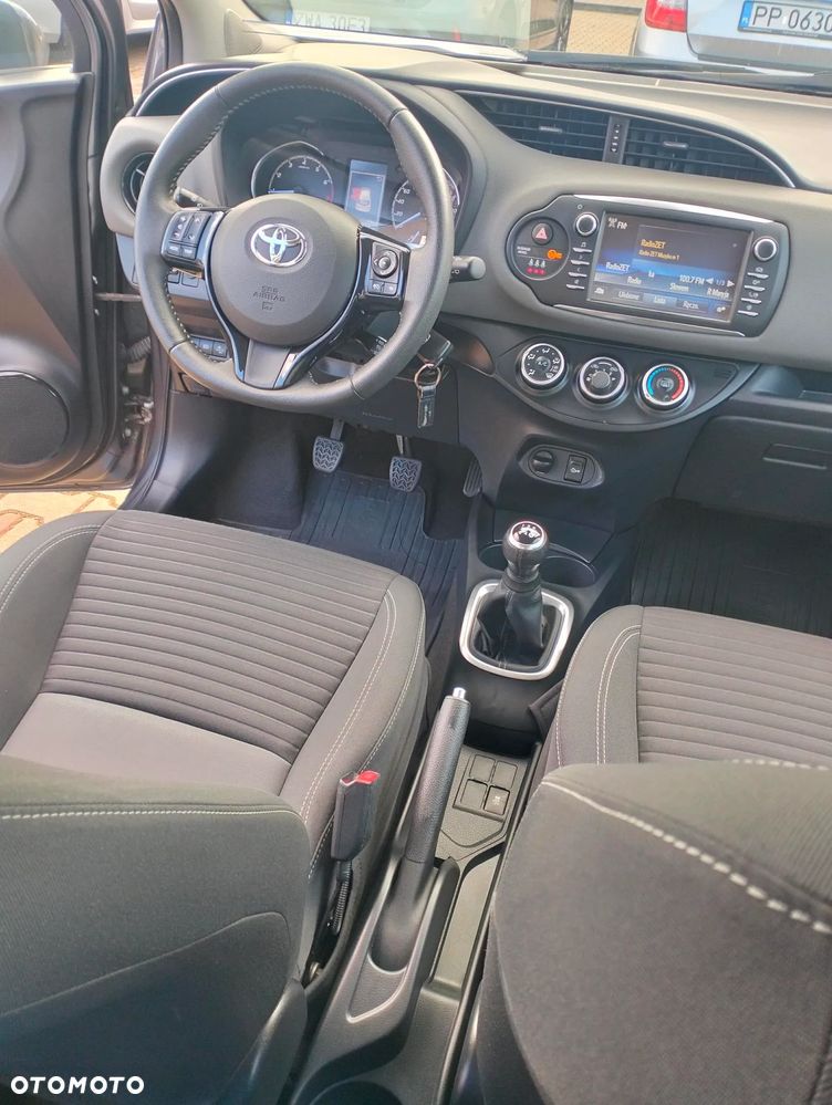 Toyota Yaris - 12