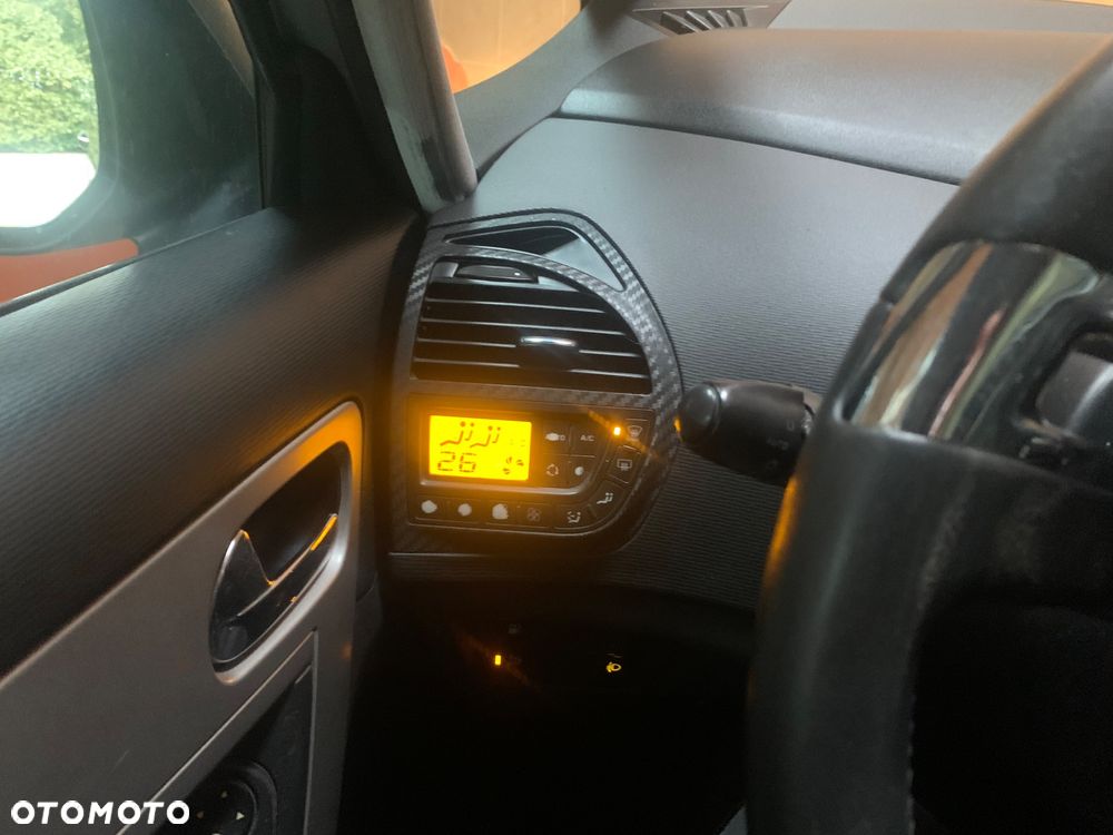 Citroën C4 Grand Picasso 1.6 HDi SX - 16