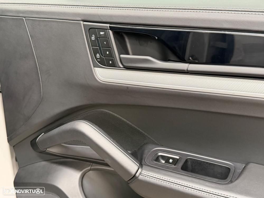 Porsche Cayenne E-Hybrid - 41