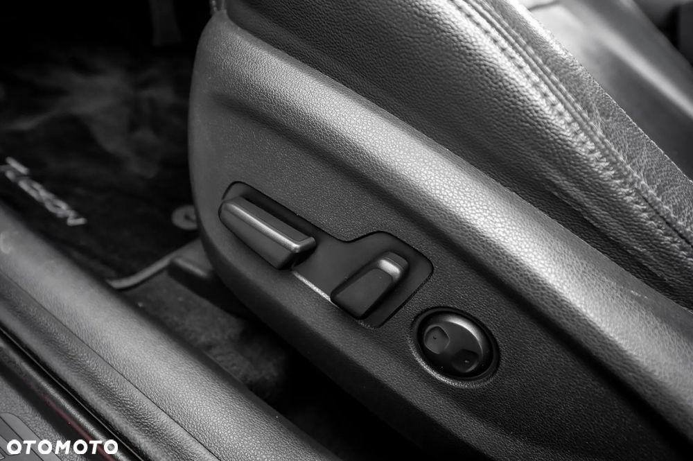 Hyundai Tucson 2.0 CRDI 4WD Automatik Premium - 27