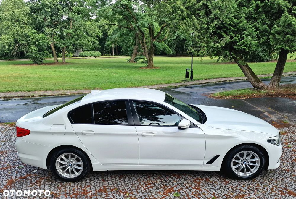 BMW Seria 5 520d Luxury Line - 23