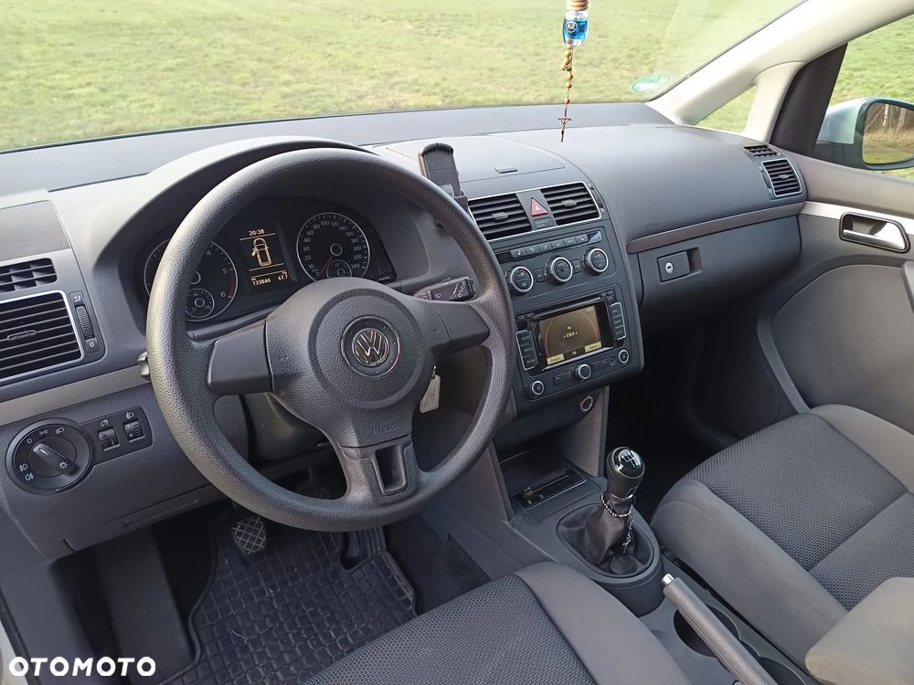 Volkswagen Touran - 5