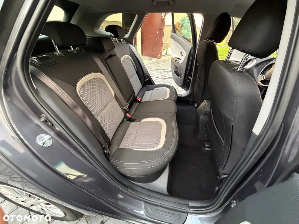 Kia Ceed 1.6 GDI Dream Team Edition - 17