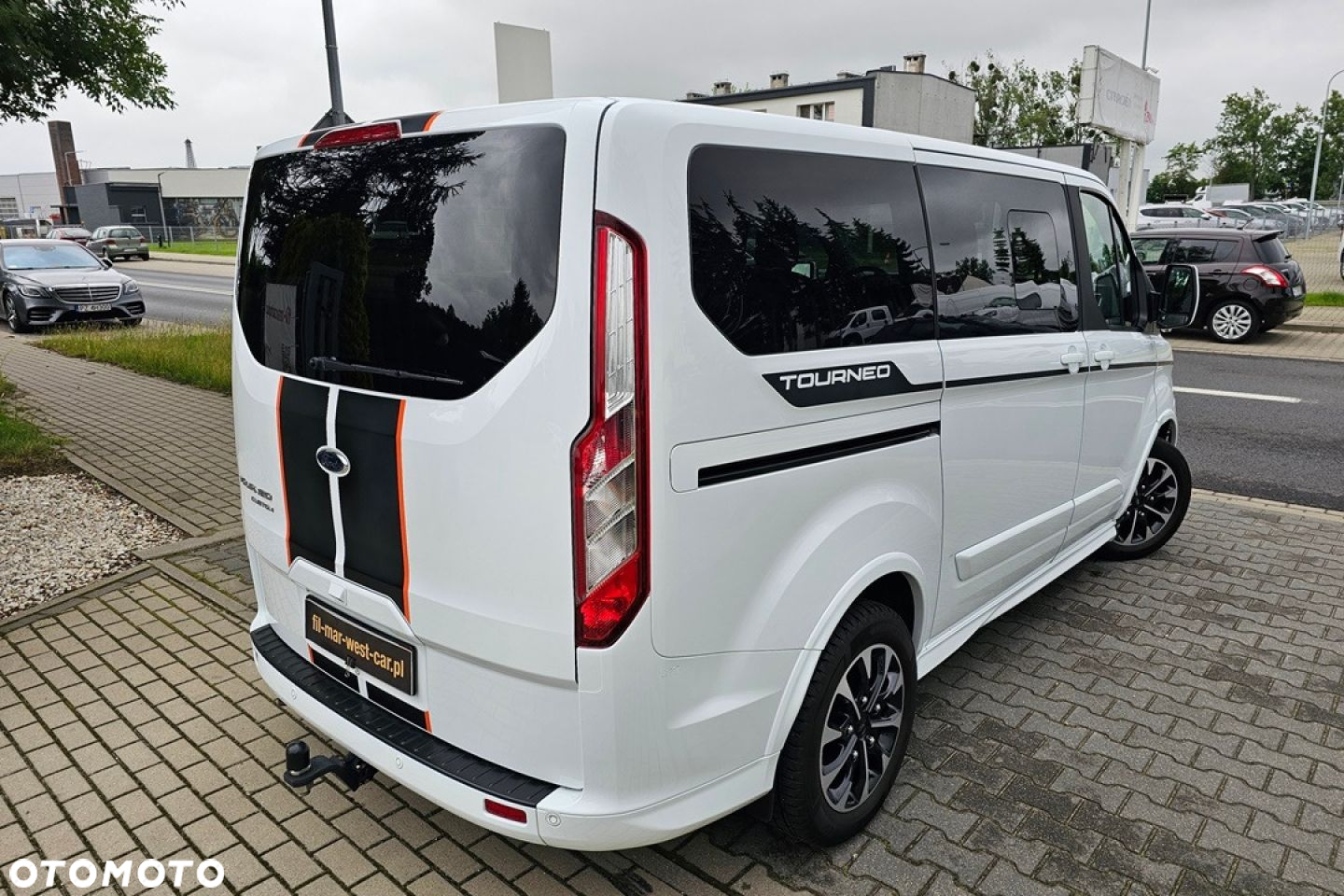 Ford Tourneo Custom - 6