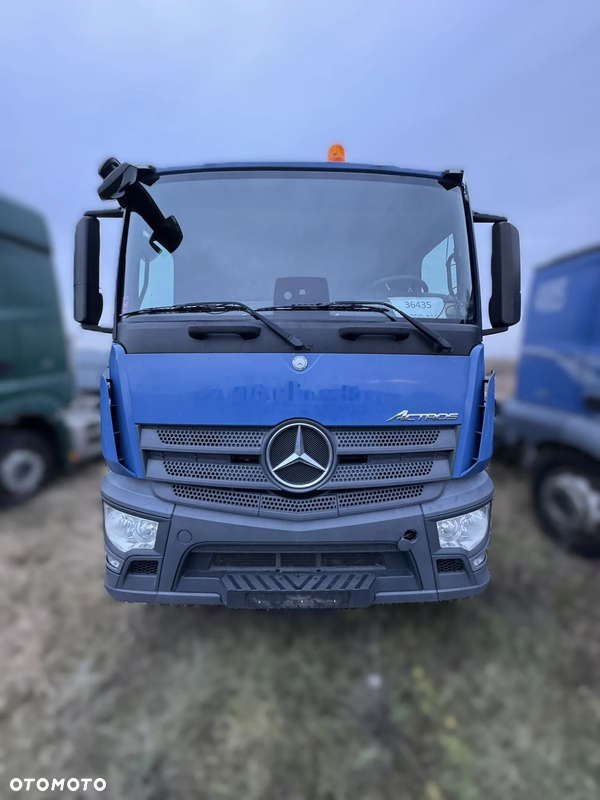 Kabina Actros Niska Lora