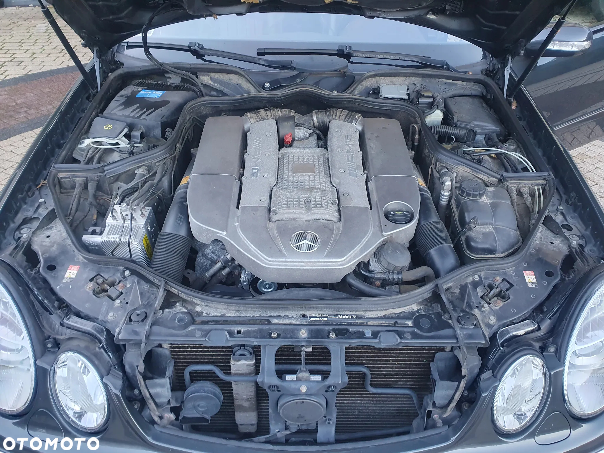 Mercedes-Benz Klasa E 55 AMG - 14