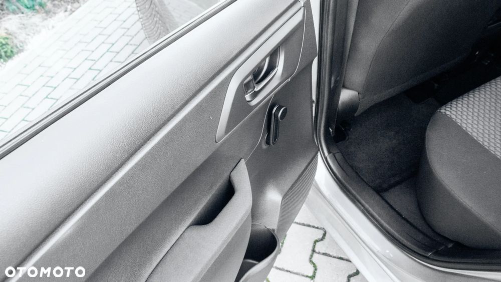 Toyota Auris 1.33 VVT-i Life+ - 23