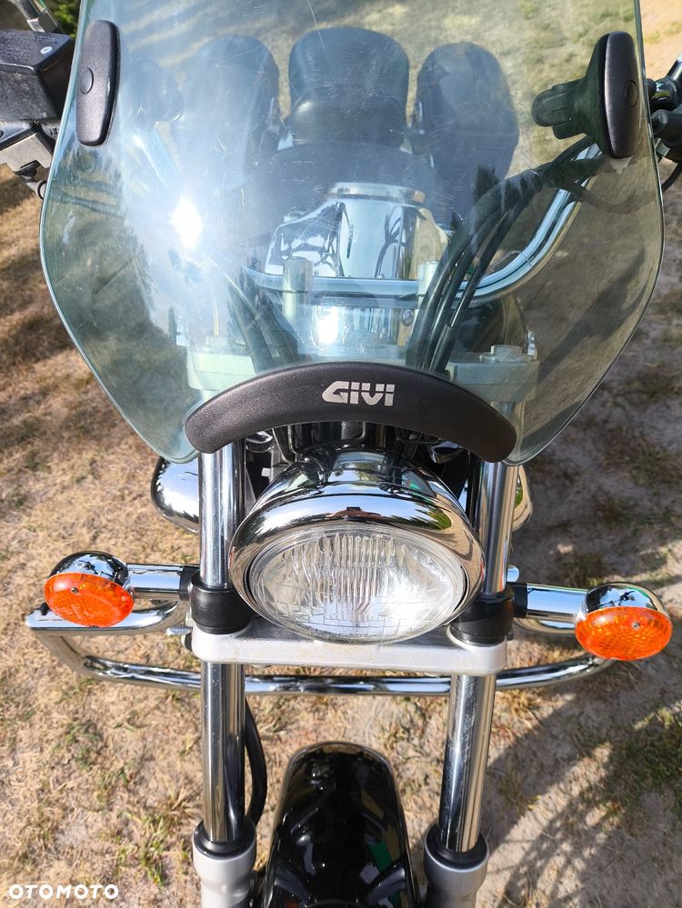 Suzuki Intruder - 17