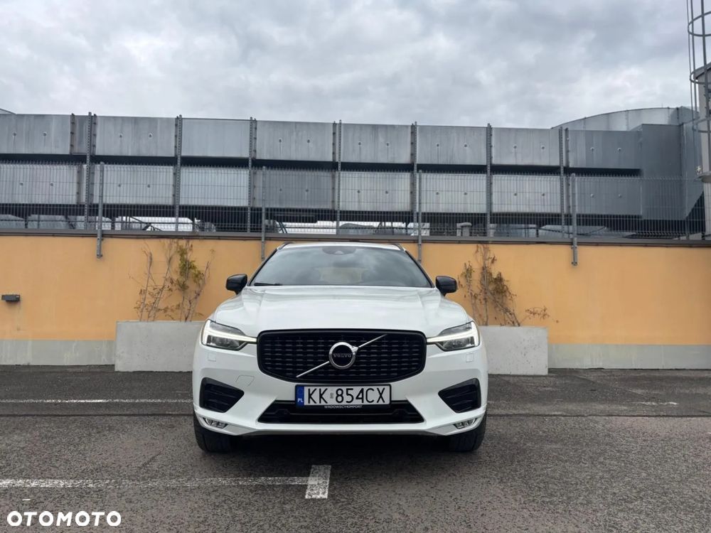 Volvo XC 60 B4 D AWD R-Design - 4