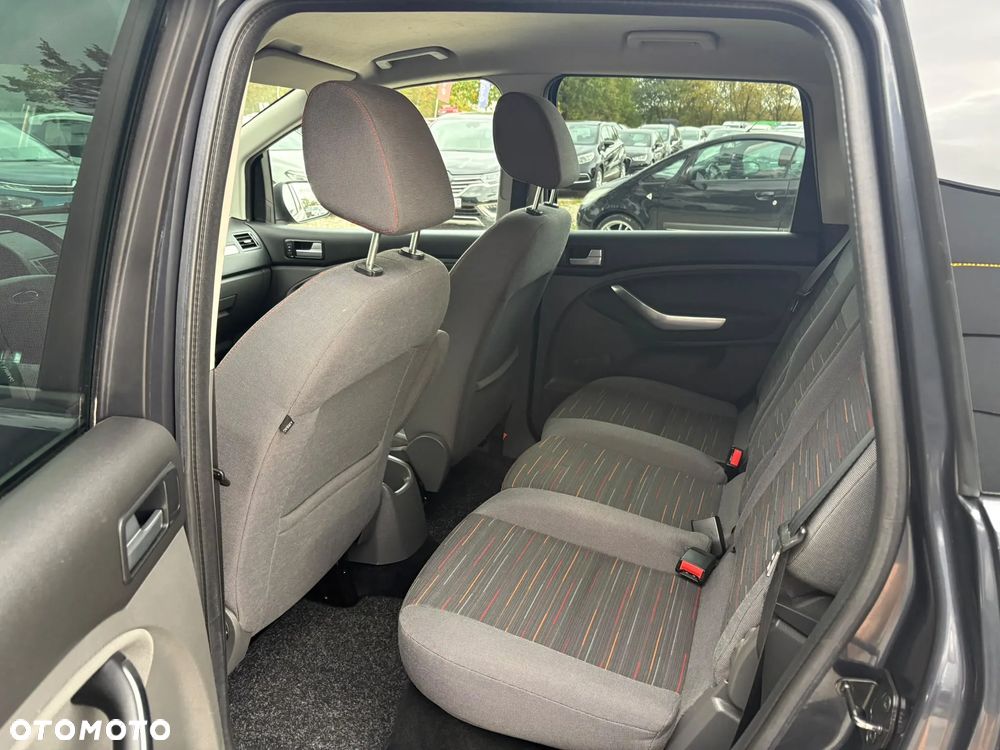 Ford C-MAX ver-1-8-ff-platinium-x - 16