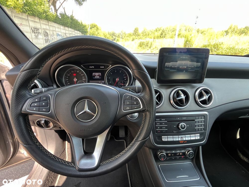 Mercedes-Benz CLA 250 4-Matic AMG Line - 25