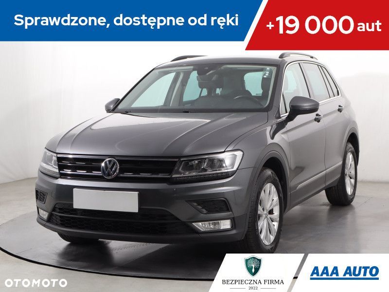 Volkswagen Tiguan - 1